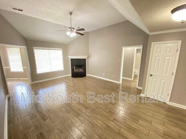 Foto del edificio - 45 Countrywood Ln