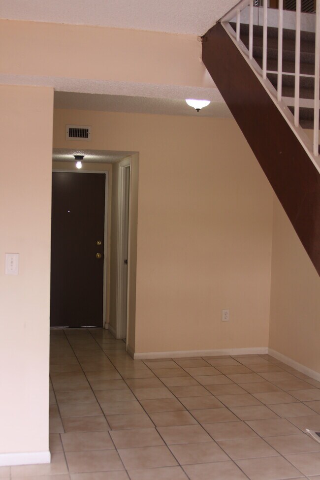 Dining Room - 300 NW 42nd Ave