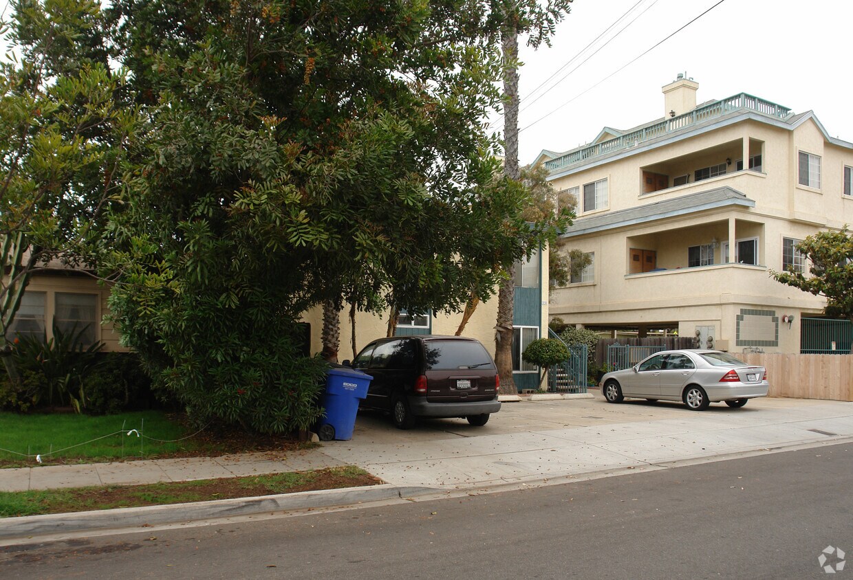 Foto del edificio - 234 Dahlia Ave