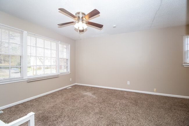Building Photo - 3711 Fox Trail Cir NW