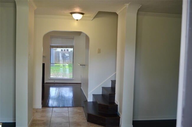 Building Photo - 16707 Sussex Dr