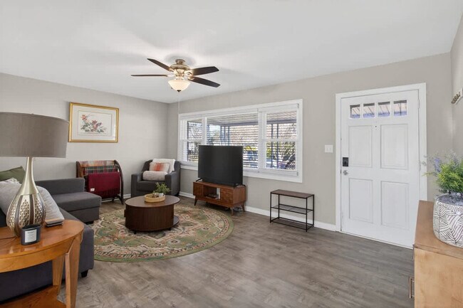 Foto del edificio - 1859 Branchwood St