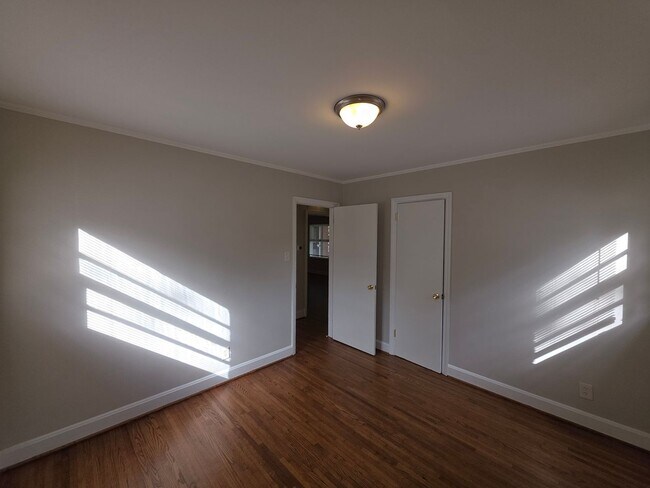 Building Photo - BH-berry1322