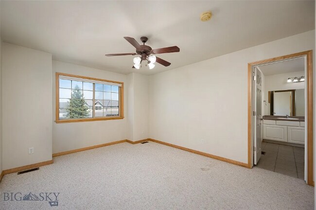 Foto del edificio - 2938 Warbler Way
