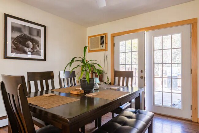 Foto del edificio - 22 Whitney Dr