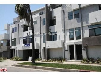 Foto principal - 8639 Whitworth Dr