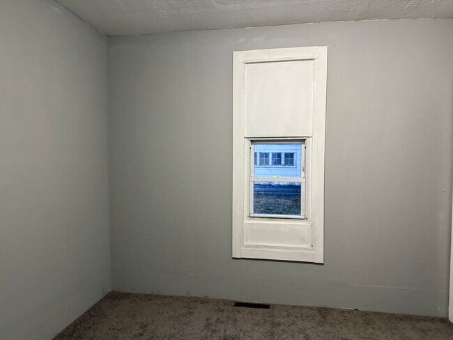 Foto del edificio - 1204 N Church St