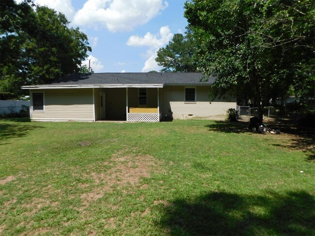 Building Photo - 306 Horseshoe Dr