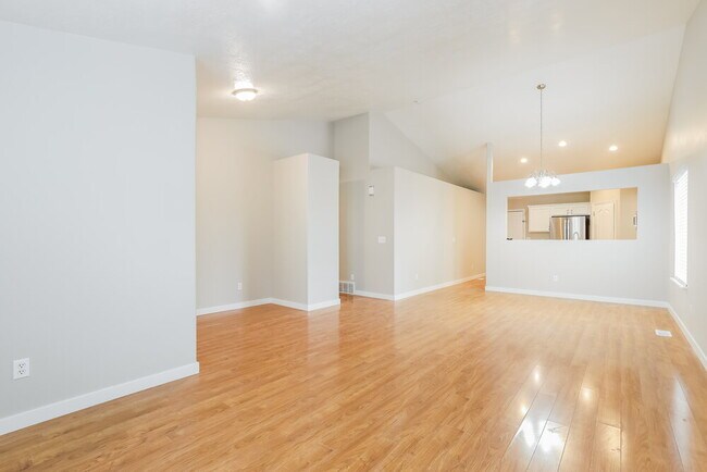 Foto del edificio - 8558 Maul Oak Dr