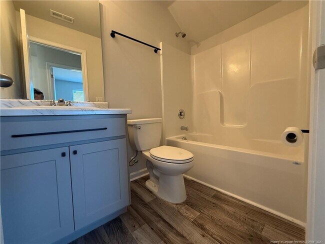 Foto del edificio - 204 Taylors Crk Wy