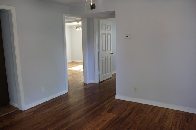 Building Photo - 906 Westford St