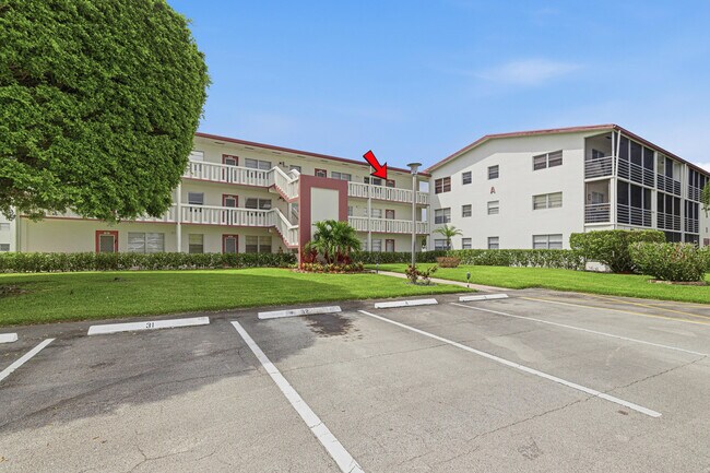 Building Photo - 32 Fanshaw A