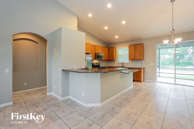 Building Photo - 12924 24th Ct E