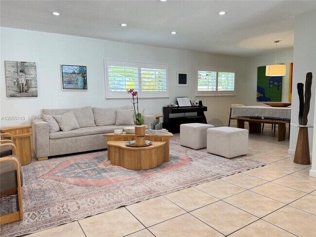 Building Photo - 5721 SW 59th Pl
