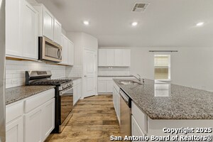 Building Photo - 919 Brown Thrasher