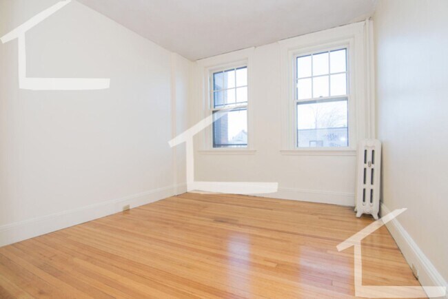 Building Photo - NICE 3 BED IN ALLSTON!!!!! CLOSE TO BU AND THE T