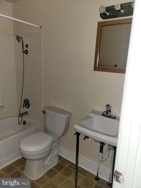 Foto del edificio - 201 E Franklin St