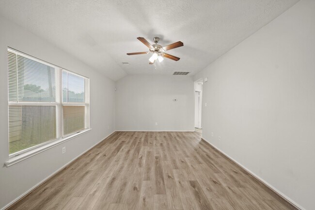 Foto del edificio - 1918 Nichole Woods Dr