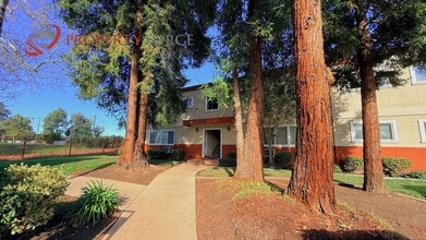 Building Photo - 2601 Cortez Dr