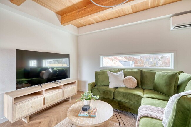 Building Photo - 5018 NE 26th Ave