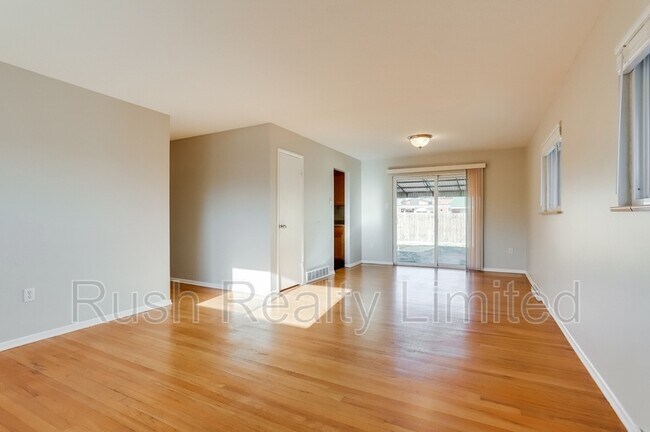 Foto del edificio - 4326 Raritan St