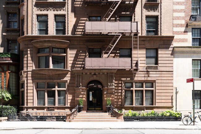 Foto del edificio - 55 E 65th St St