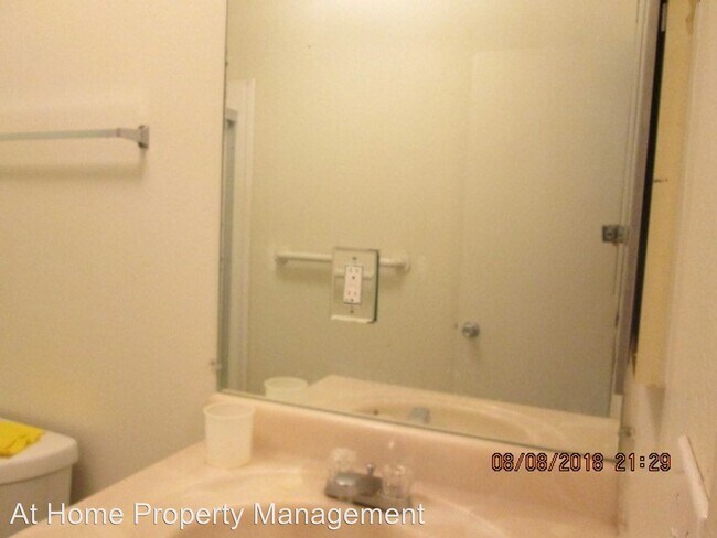 Building Photo - 2620 N Half Moon Dr