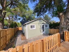 Building Photo - 204 N Harbin Ave