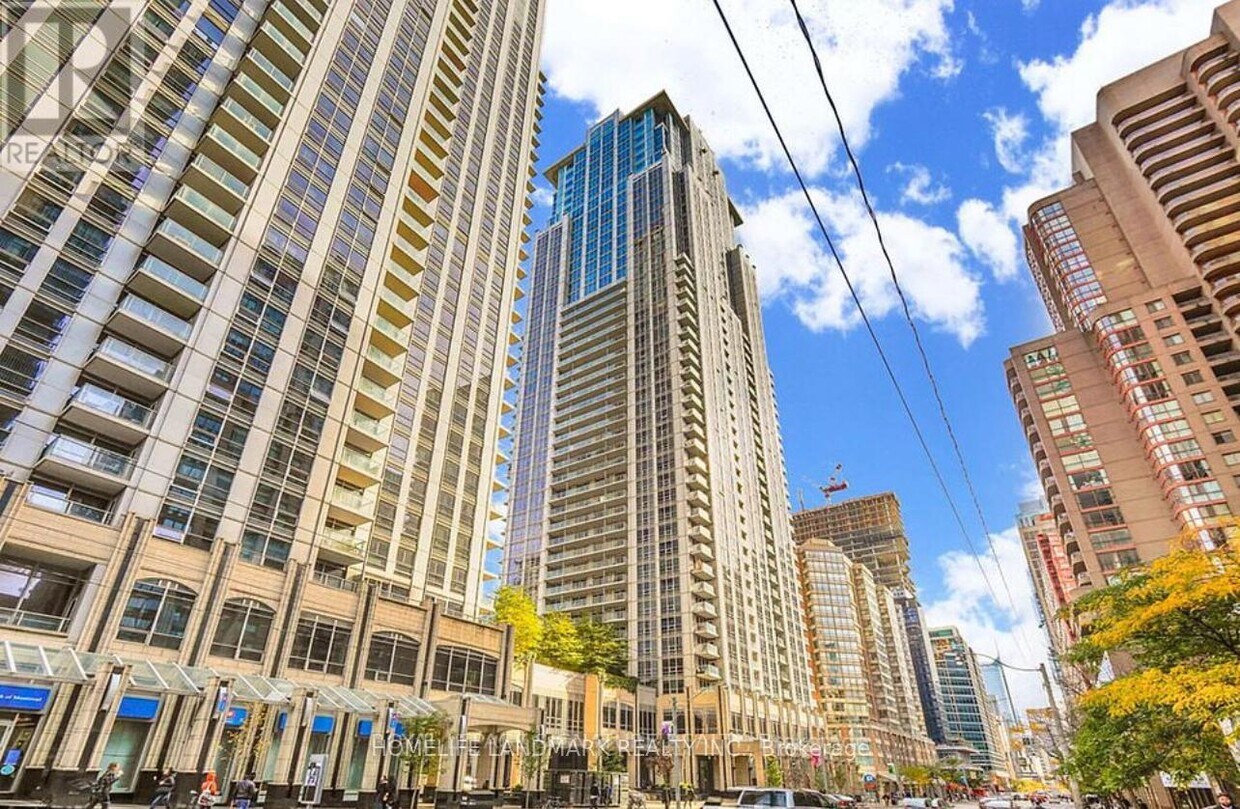 Photo principale - 761-3761 Bay St.
