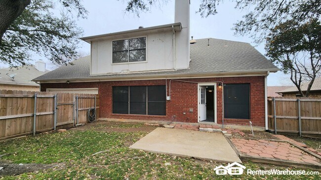 Building Photo - 1542 Glenmore Dr