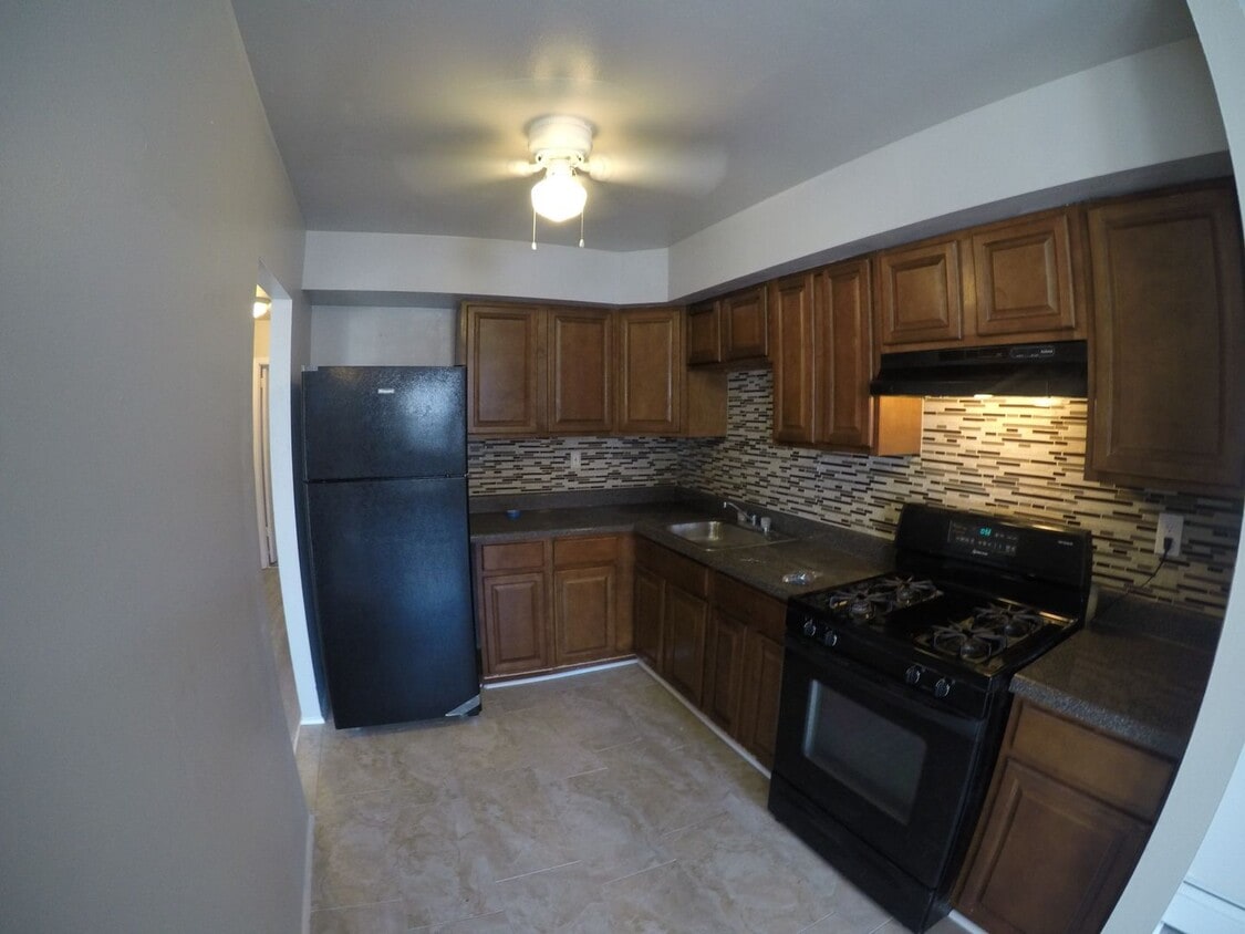 Primary Photo - SPACIOUS 2bd/1ba Wissinoming Available NOW!
