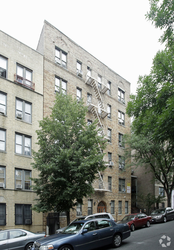 Foto principal - 3201-3203 Hull Ave