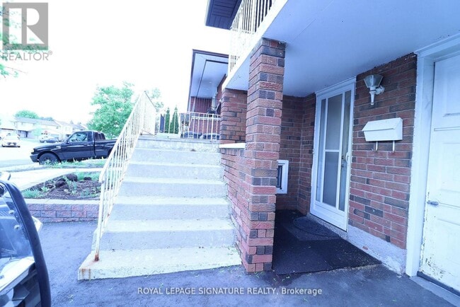 Building Photo - 67 Major Oaks Dr