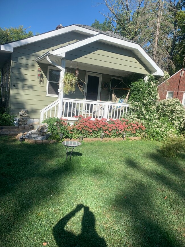 Building Photo - 404 N Harbison Ave