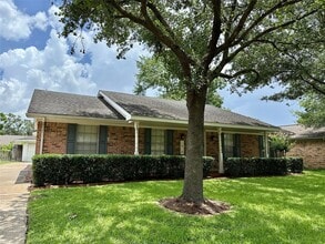 Building Photo - 5818 Birchmont Dr