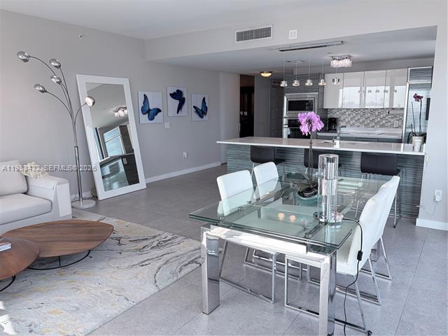 Building Photo - 460 NE 28th St