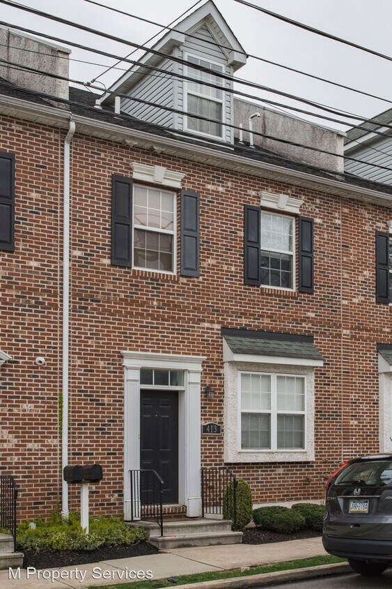 3 br, 3.5 bath House 413 E Hector Street House Rental in