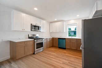 Building Photo - 9 Colwell St