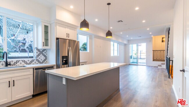 Foto del edificio - 5323 Ben Ave