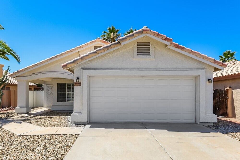 Primary Photo - 8335 W Columbine Dr