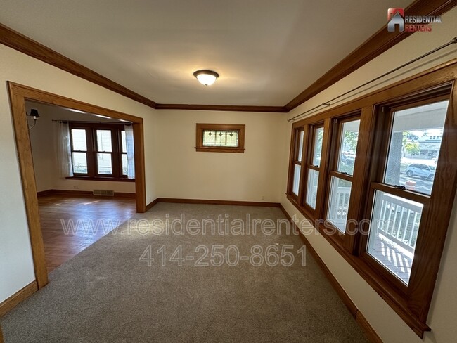 Building Photo - 3428 S Pennsylvania Ave