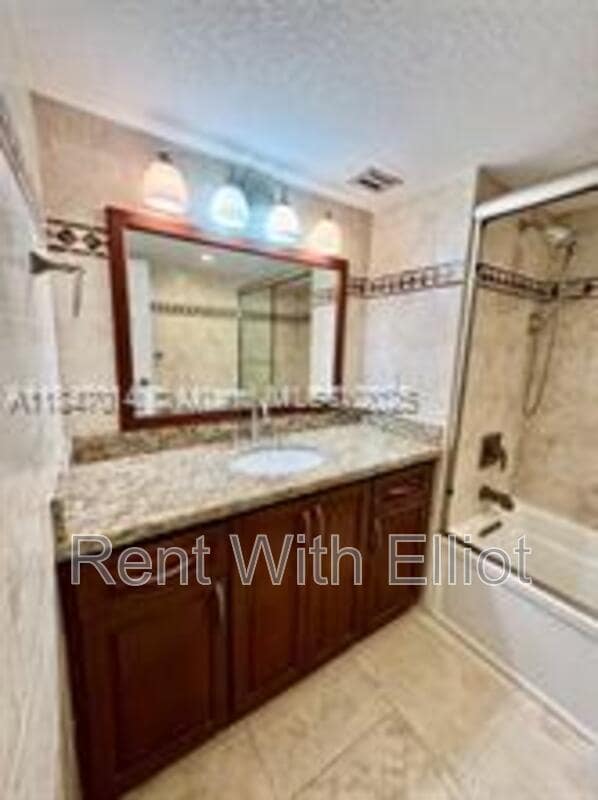 Building Photo - 3100 W Rolling Hills Cir