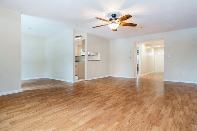 Building Photo - 36 Greenridge Ave