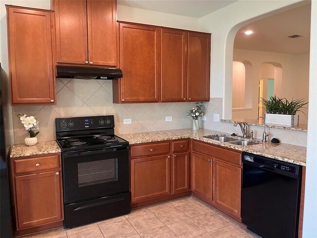 Building Photo - 6617 Moores Ferry Dr