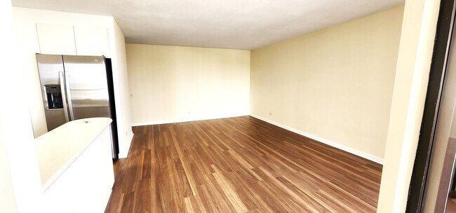 Foto del edificio - Newly renovated, conveniently located Discovery Bay Gem