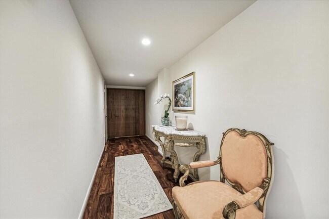 Building Photo - 4950 Woodway Dr
