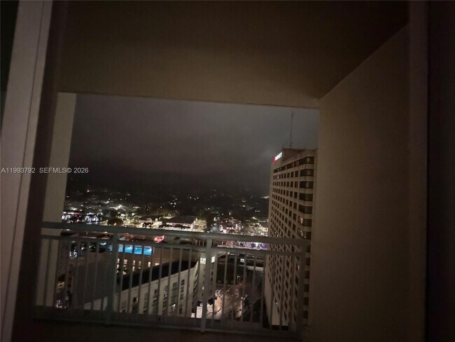 Foto del edificio - 9055 SW 73rd Ct