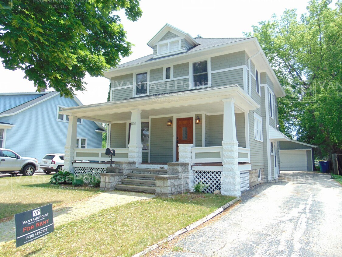 Primary Photo - 861 Bond St