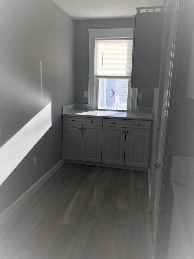Building Photo - 53 Verchild St