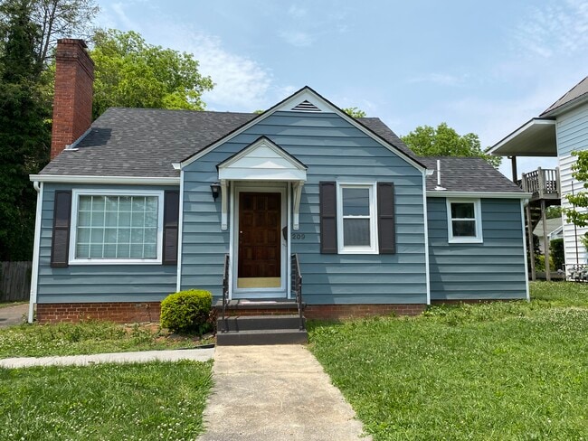 Building Photo - 209 E Unaka Ave